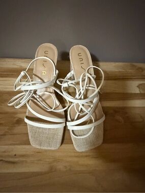 Unisa Cream Lace-Up Strappy Square-Toe Heels